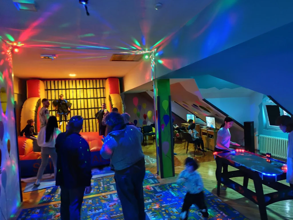 Deca se igraju u Igraonici Svet Čarolije 24 u Subotici